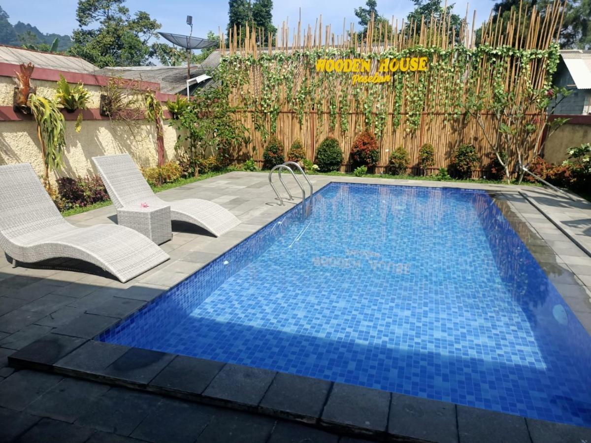 Wooden House Paseban Villa Bogor Exterior photo